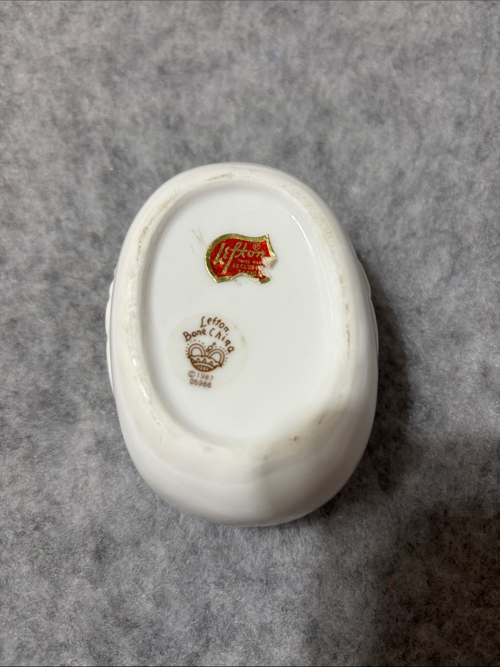 VINTAGE LEFTON BONE CHINA SWAN WHITE TRINKET BOX GOLD BUTTERFLY TRIM 1987 05986 - Picture 11 of 11